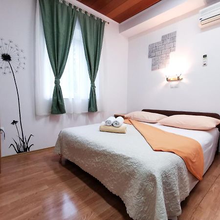 Guest House Il Giardino Duplancic Split Exterior photo